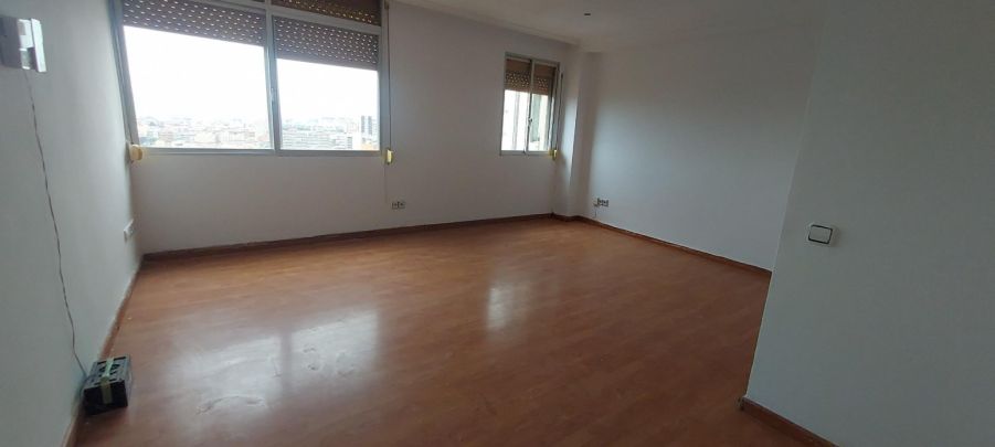 Piso en Cornellà de Llobregat, Barcelona
