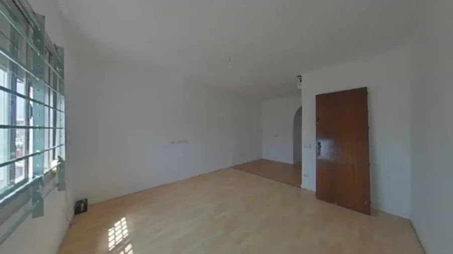 Piso en Santa Coloma de Cervelló, Barcelona