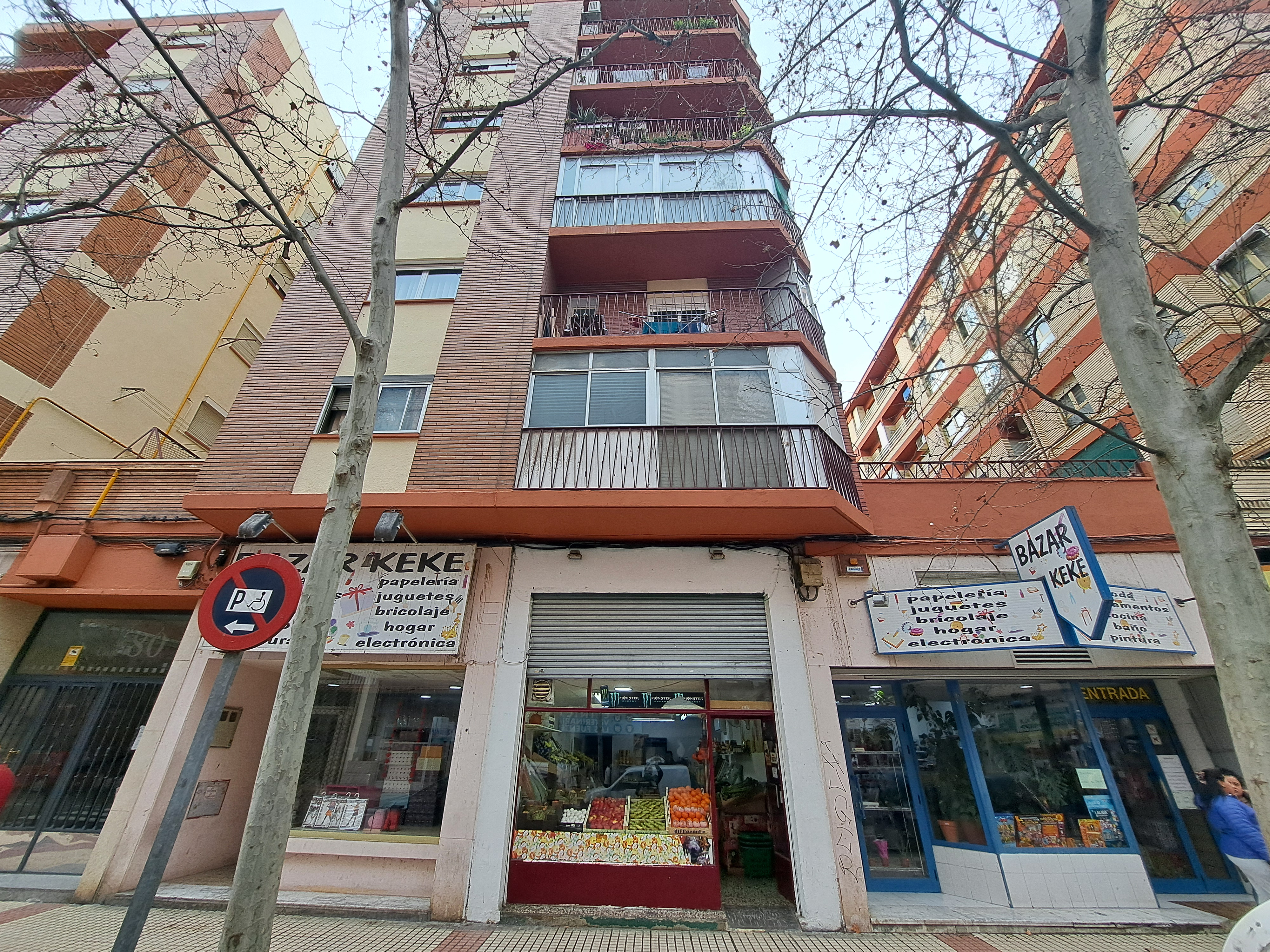 Local con negocio en funcionamiento.
