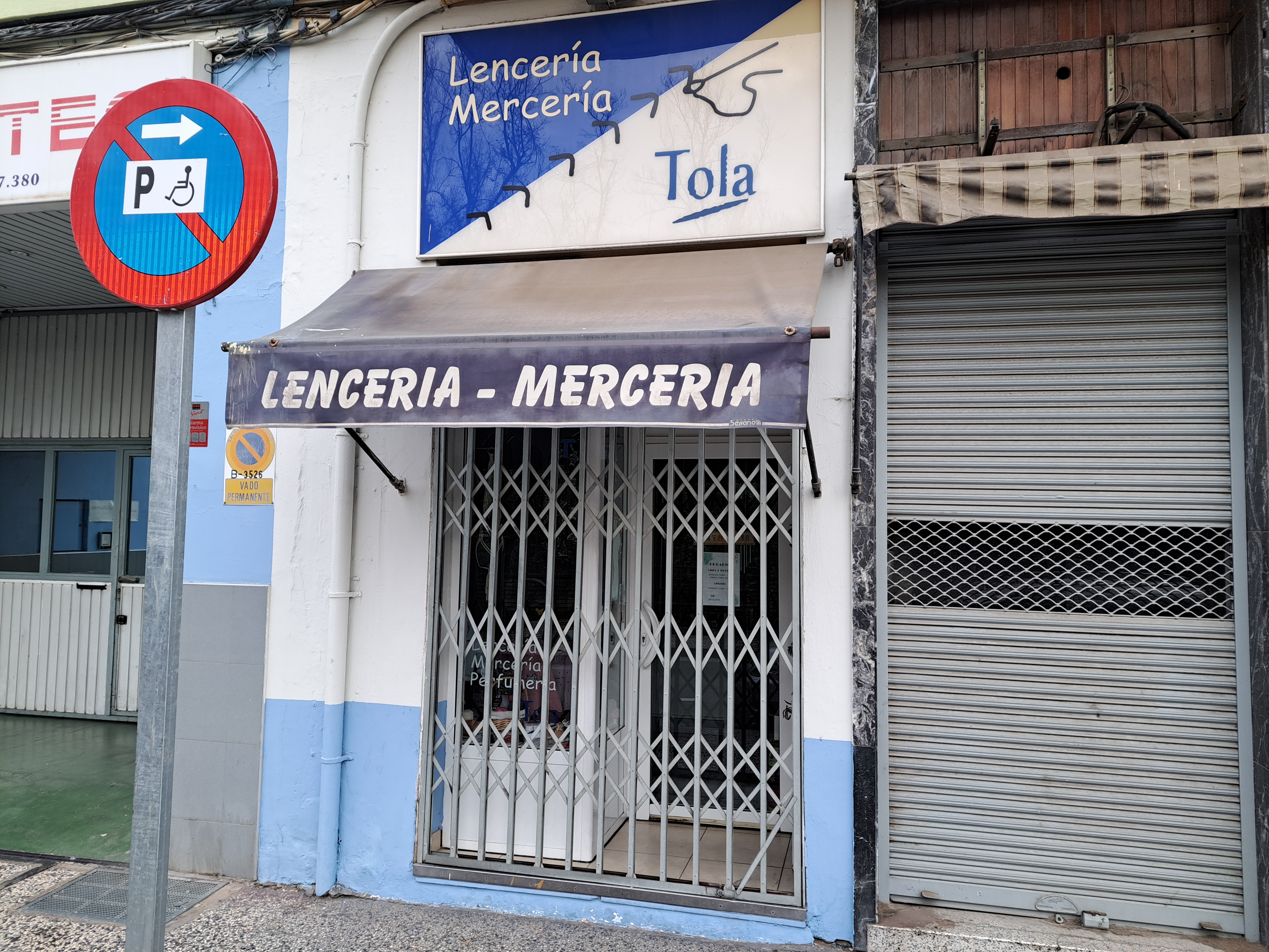 Local con negocio en marcha desde hace 15 años.
